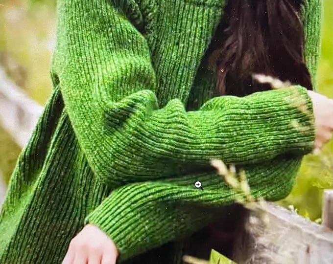 Hand knit  grass green classic crew neck pullover sweater