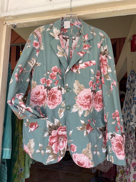 Floral cotton blazer with pockets in size 8