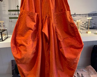 Pantalón de algodón/lino suave y ultraligero de color mandarina con efecto lagenlook.