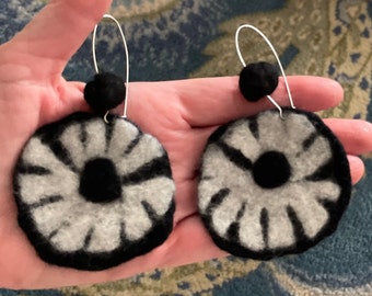 Earring black and white light weight earring round shape flower wet felted earring one of a kind bold earring great gift for a friend