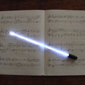 NeedleLite STANDARD Lighted Conductor Baton image 1