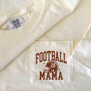 Camiseta personalizada para mamá de fútbol, camiseta de mamá de fútbol, camiseta personalizada con número de fútbol, camiseta para mamá de fútbol, camiseta para mamá de fútbol, camiseta con bolsillo para mamá