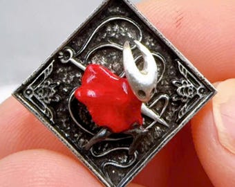 Silksong Hornet Pin, Hohler Ritter: Silksong inspirierte Schmuck, handgemachte 950 Silber & Emaille Brosche, Gamer Geschenk, Geschenkidee Weihnachten