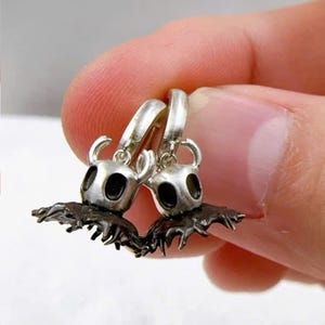 PREMIUM Silver 950 The Knight Earrings, Hollow Knight Earrings , Hollow Knight Jewelry, Hollow Knight - The Knight Used Earrings