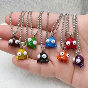 PREMIUM R.E.P.O. Monster Necklace – Handcrafted 950 Silver Alien Pendant with Colorful Gloss Finish | Gamer Jewelry | Unique Gift for Gamers