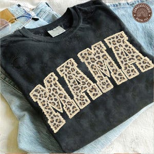 Mama PNG: Leopardpatchwork Preppy Mama-design, Western Retro Mama Mors dag-skjortadesign, digital nedladdning