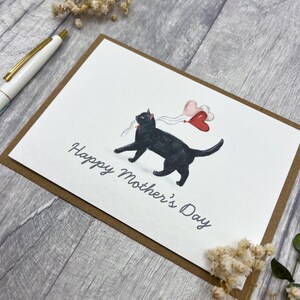 Carte de fête des mères chat noir - carte personnalisée parfaite pour maman, jolie carte de voeux chat noir avec ballons coeur, paysage A6