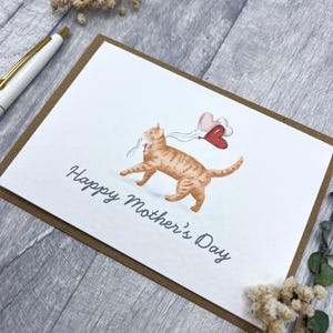 Carte de fête des mères chat tigré roux - carte personnalisée parfaite pour maman, carte de voeux mignon chat orange avec ballons coeur, paysage A6