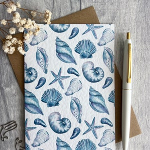 Belle carte de voeux bleu coquillage pour toutes les occasions - jolie carte vierge aquarelle coquillage, océan merci, cartes d'anniversaire uniques d'été