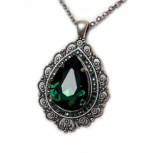 Emerald Green Antique Silver Filigree Goth Victorian Wedding Bridal Necklace Choker Flapper Pendant Elven Elvish Goth Medieval Renaissance