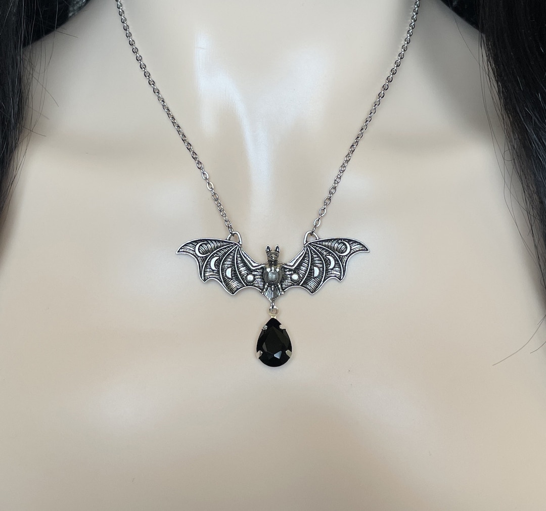Jet Black Onyx Vampire Queen Crescent Moon Phase Bat Gothic Goth Silver ...