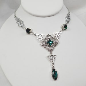 Emerald Green Celtic Irish Trinity Knot Antiqued Silver Necklace Choker ...