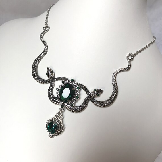 Snake emerald necklace discount