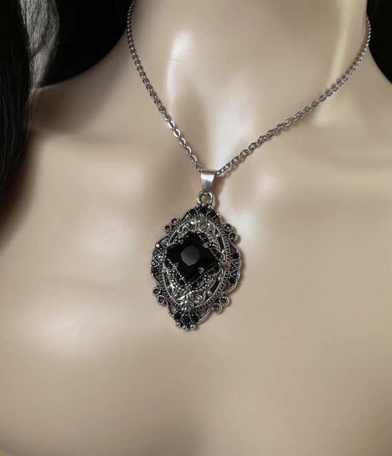Jet Black Onyx Filigree Flapper 1920's Style Antique Silver Victorian Necklace Choker Pendant Gothic Edwardian Bridal Bridesmaid Wedding Jet Black Onyx Filigree Flapper 1920's Style Antique Silver Victorian Necklace Choker Pendant Gothic Edwardian Bridal Bridesmaid Wedding