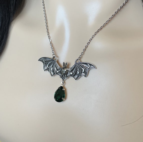 【BLACKPURPLE】25SS★ Kitsch star cattus necklace Emerald Green Vampire Queen Crescent Moon Phase Bat Gothic