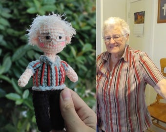 Custom Crochet Doll, Custom Family Portrait, Loss of Mom, Sympathy Gifts, Mini Me Doll, Memorial Gifts for Mom Grandma, Christmas Gifts