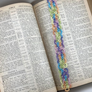 Tatted bookmark - handmade lace