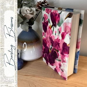 Sovraccoperta "Bristing Blossoms", Bookclub Whimsy, Copertina in tessuto per libri, Sovraccoperta in tessuto per libri, Sovraccoperta personalizzata per libri, Copertina regolabile per libri, Regalo per libri