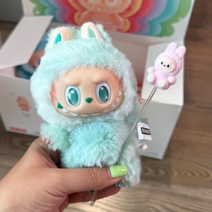 アイドル LABUBU SERENITY POPMART - LABUBU Big Into Energy - [Serenity] - Authentic