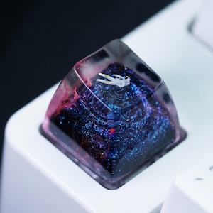 Galaxy & Planet-Themed Resin Keycap Set, Astronaut Design, Universe Artisan Keycaps, Perfect for Mechanical Keyboard Enthusiasts&#39; Collection