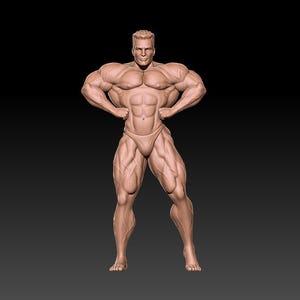 Op de afbeelding: Een gespierd mannelijk figuur met een gesculpteerd lichaam, staand in een ontspannen houding met de handen op de heupen. Het figuur draagt een eenvoudig, donkergekleurd zwempak.