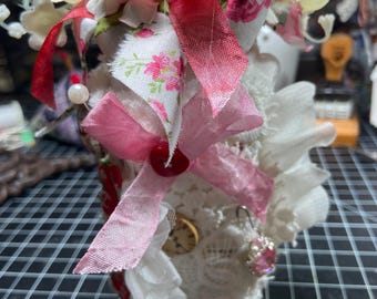 Amuletos de rollo de encaje hechos a mano, efímeras, estilo shabby chic