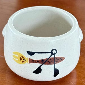 Vintage West Bend Bean Pot | Mid Century Modern Kitchen Decor | Fork & Spoon Design | 1960s USA Ceramic Cookware | White Speckled Glaze