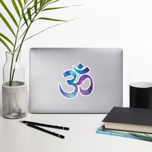 Autocollants cosmiques OM sans bulles - Galaxie, Étoiles, Méditation, Yoga - avec bordure blanche