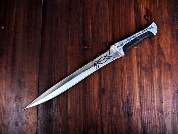 Dune Paul Atreides Crysknife: Carbon Steel Replica Knife with Leather Sheath