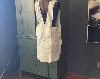 Lacy Cross-Back Apron