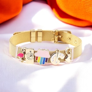 Pulsera de malla con dijes chapados en oro personalizables para mujer / Brazalete de acero inoxidable con cuentas y letras elegantes / Regalo ajustable para pareja