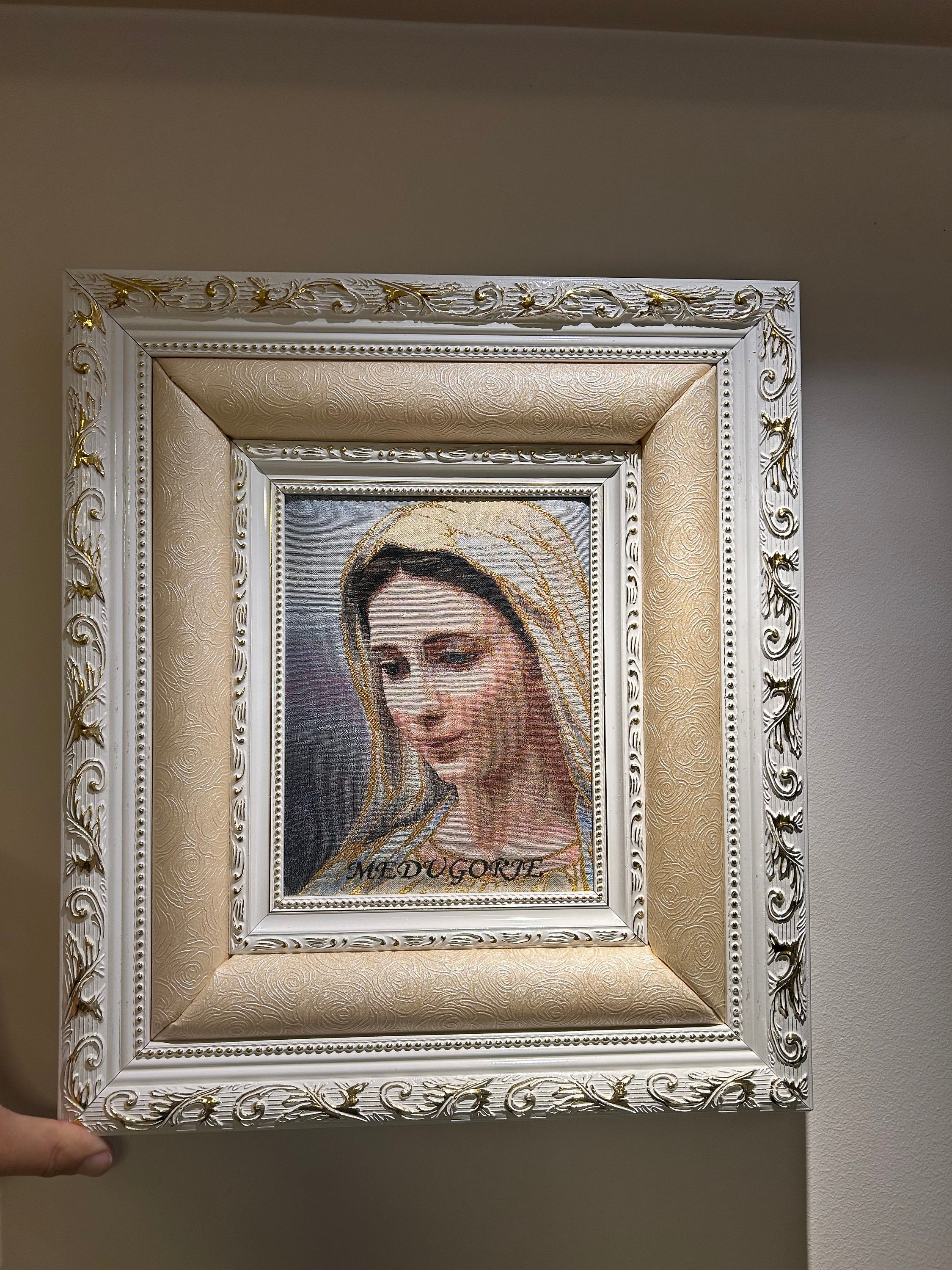 Tapisserie Murale Italienne 'Notre Dame De Medjugorje' - Coton Et Viscose Avec Fils Dorés, 20x37 Pouces
