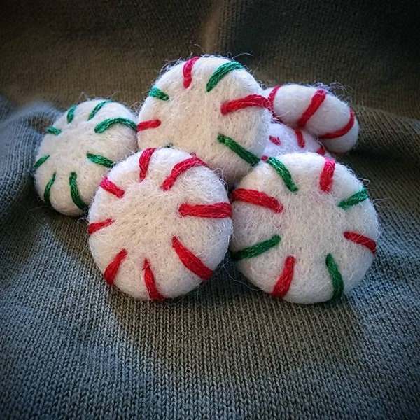 Needle Felted Peppermint Christmas Candies, Bowl Fillers, fake food, needle felted decorations, christmas decor, fake christmas candy