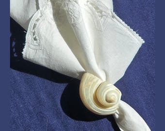 Vintage Shell Napkin Ring Set Iridescent Coastal Table Accessory Beach Dining Decoration Nautical Tabletop Accent Piece Seashell Collection