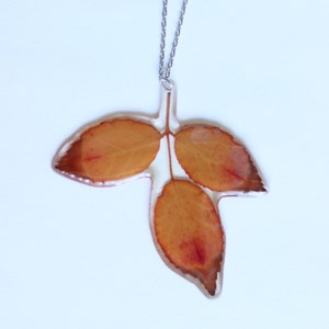 Handgefertigtes Resin Halskette mit echtes Blatt und Edelstahl Kette