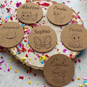 Personalisiertes Korkuntersetzer Set mit Tiermotiv und Wunschgravur – Kindergeburtstag, Platzkarten & Gastgeschenke individuell gestalten