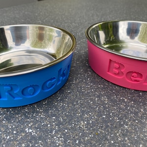 Personalized food bowl for dogs and cats – with name & color selection
