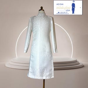 Men’s Vietnamese Áo Dài – Elegant White Brocade