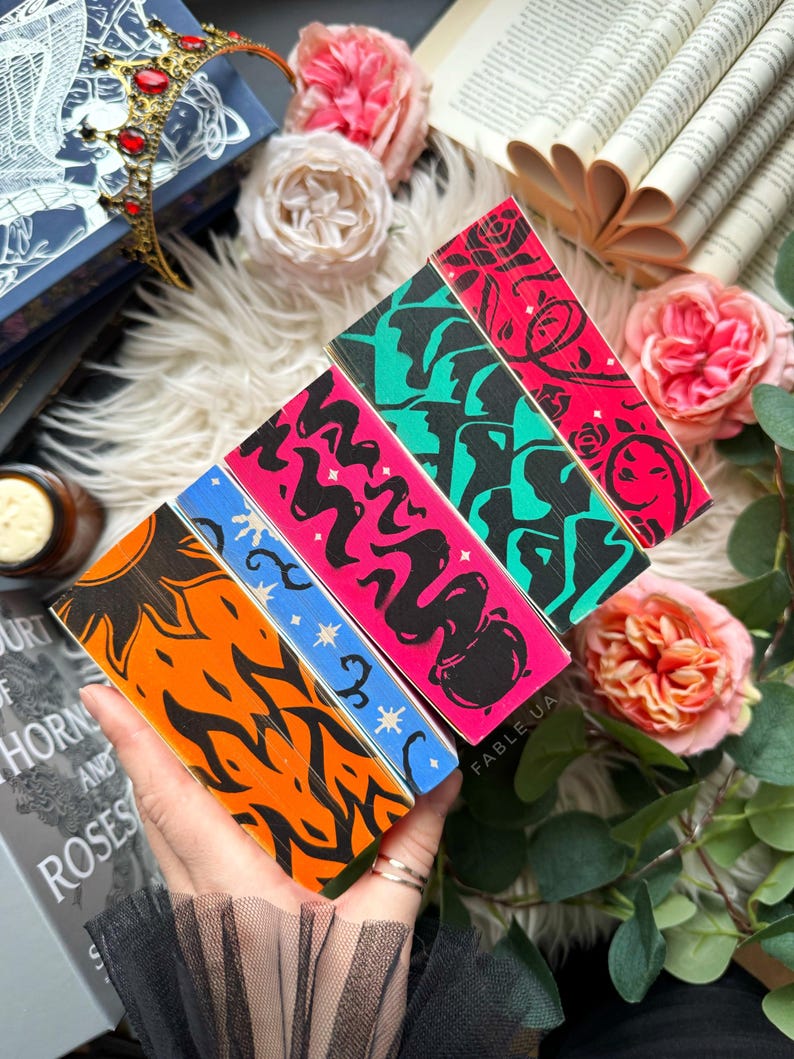ACOTAR Sprayed Edge Book Set | Hand Painted Book Edges | Fantasy Book ...
