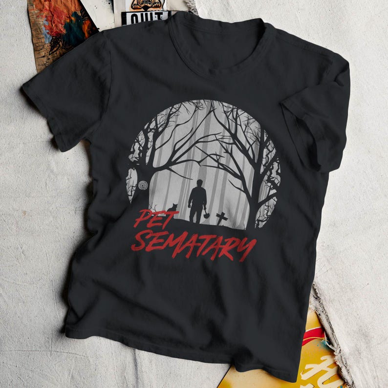 Pet Sematary horror t-shirt. Vintage-style print on black fabric for fans of 80s cult movies.