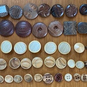 Organic Elements Brown 1 Sew Thru 2-Hole Wood Buttons, 8 Pieces 