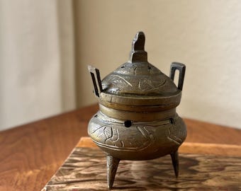 Vintage Chinese Brass Incense Burner, Tripod Censer with Lid, Asian Decor