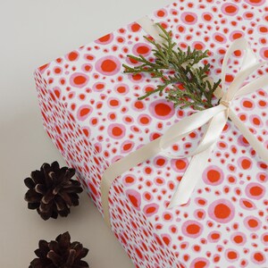 Rosa und Roter Punkte Set von drei Geschenkpapier Bögen