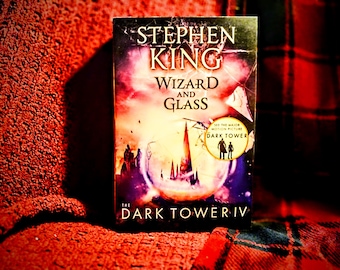 Stephen King Novel Wizard and Glass The Dark Tower IV 2017 Paperback Fantasy Horror Adventure
