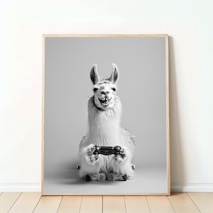 Funny Alpaca Poster – Alpaca with Controller, Digital Download, Perfect Gift for Gamers, Humorous Animal Art, Wall Decor for Gaming Room