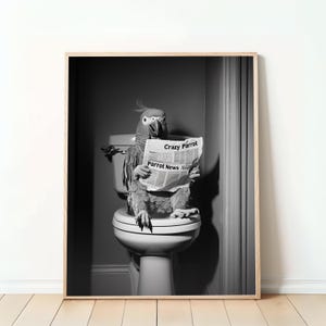 Funny Parrot Bathroom Poster – “Parrot Reading Newspaper on Toilet,” Digital Download, Humorous Animal Art, Bathroom Wall Decor