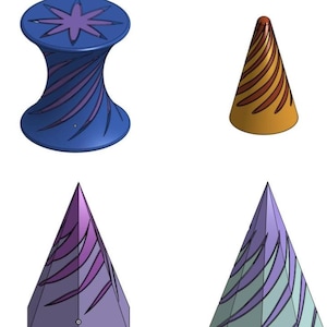 以下が含まれることがあります： 星形のデザインが施された青と紫のテーブル、茶色とオレンジの円錐、紫と青の円錐2つを含む、装飾的なオブジェクト4つのセットです。