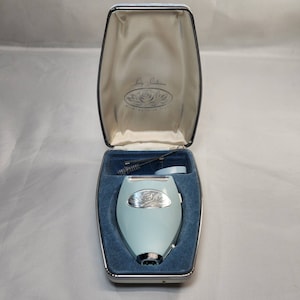 Vintage Lady Sunbeam Shaver Electric Razor Turquoise Clamshell Box No Cord