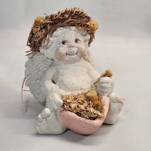 Vintage Dreamsicles Figurine Heart Flower Basket Cherub Collectible 1991