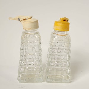 Vintage Salt Pepper Shakers Flip Top Glass Clear Waffle 3&quot; 1950s
